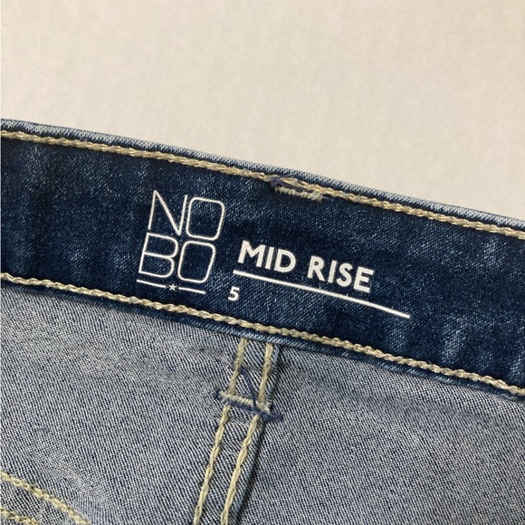 No Boundaries | Women’s Mid Rise Acid Wash Mini Denim Skirt - Picture 3 of 6
